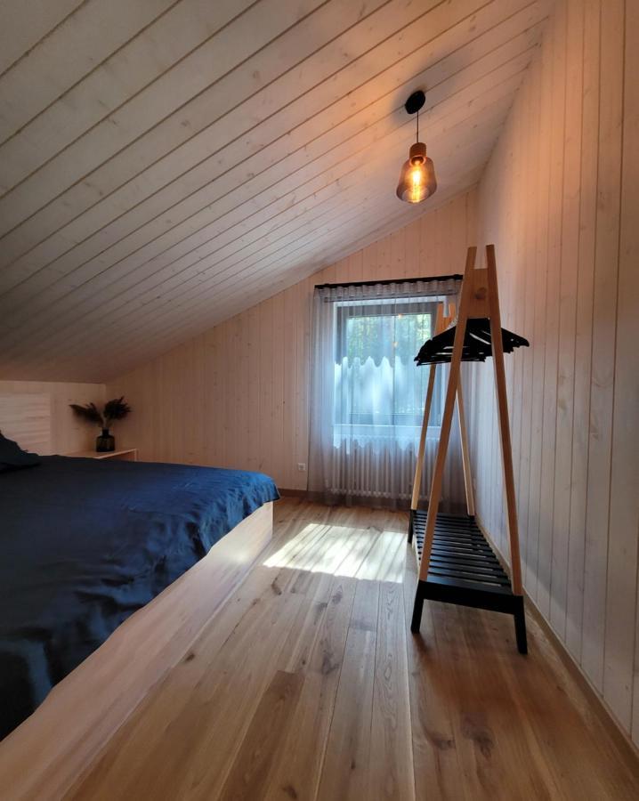 Beach House Trimpas Ungeni Exterior photo
